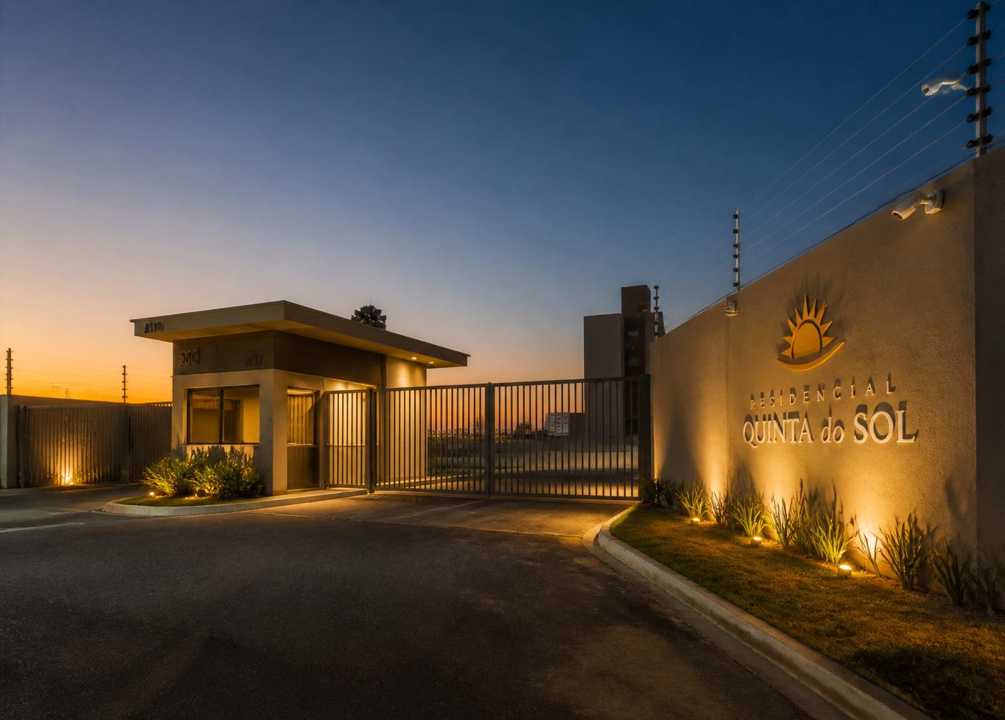 Entrada do condomínio Morada da Brisa com portaria, cerca elétrica e câmeras instaladas pela TVN